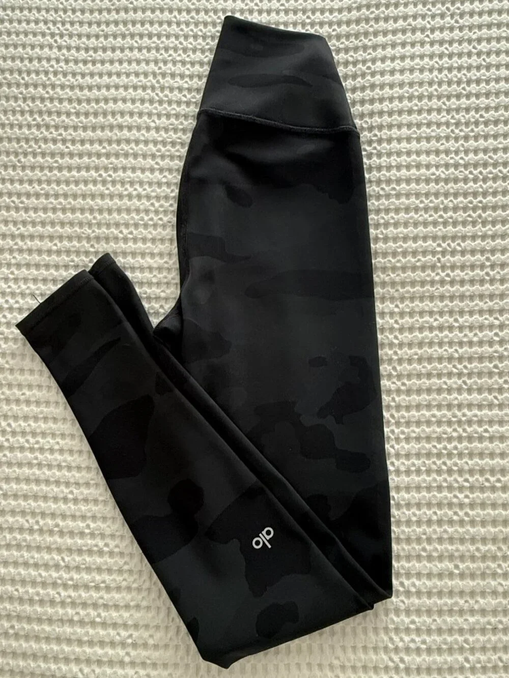 ALO Yoga High Waist Vapor Leggings Black Camo Size XS